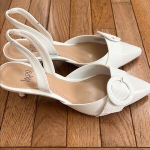 Impo women’s white sandals